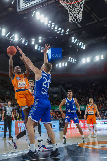 准的引援策 准的引援策